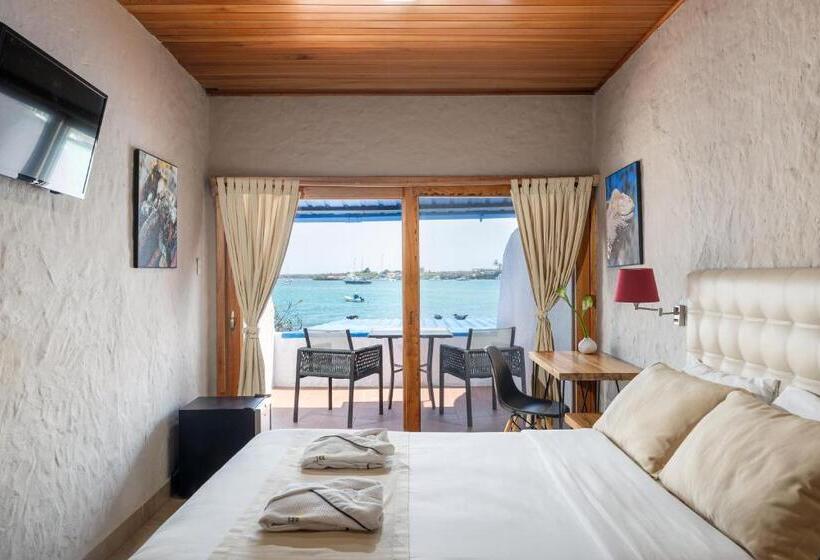סוויטת ג'וניור, Blu Galapagos Sustainable Waterfront Lodge