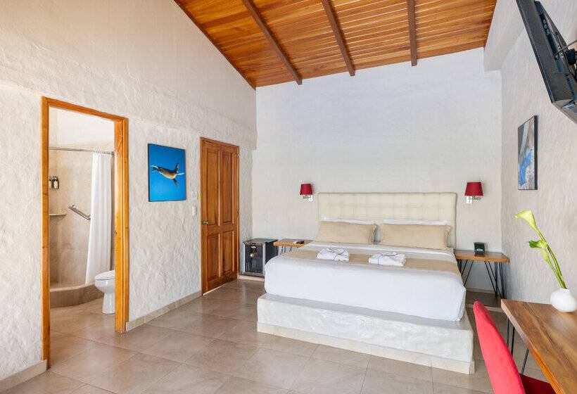 סוויטה, Blu Galapagos Sustainable Waterfront Lodge