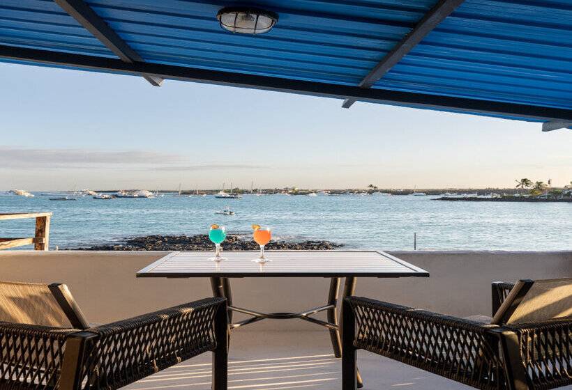 סוויטה, Blu Galapagos Sustainable Waterfront Lodge