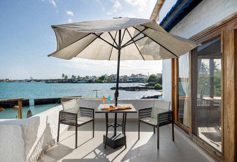 סוויטה, Blu Galapagos Sustainable Waterfront Lodge