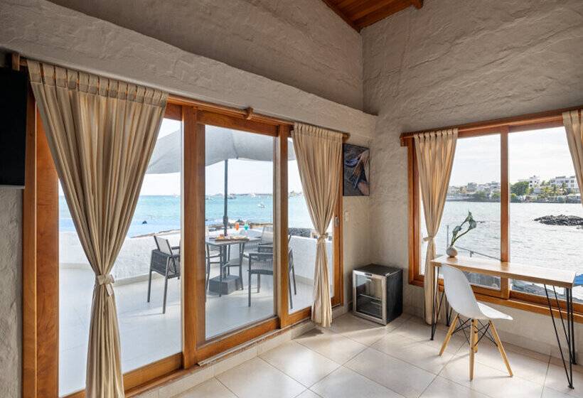 סוויטה, Blu Galapagos Sustainable Waterfront Lodge