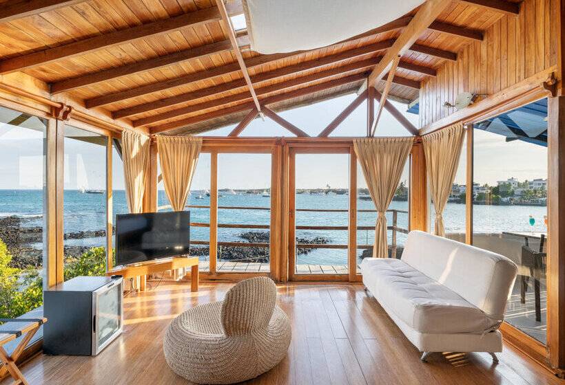 סוויטה, Blu Galapagos Sustainable Waterfront Lodge