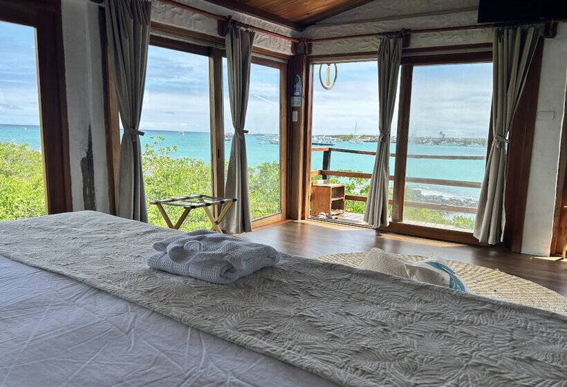 סוויטה, Blu Galapagos Sustainable Waterfront Lodge