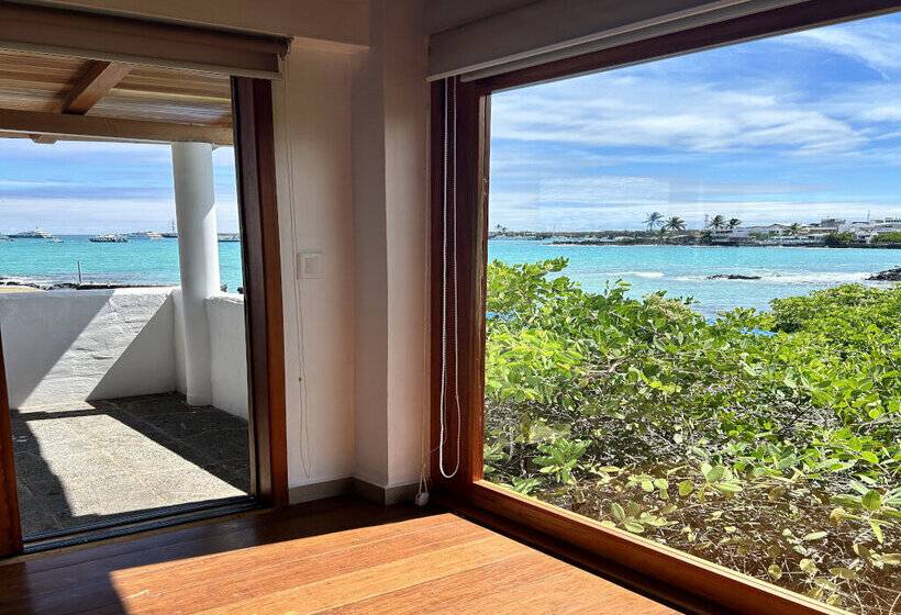 סוויטה, Blu Galapagos Sustainable Waterfront Lodge