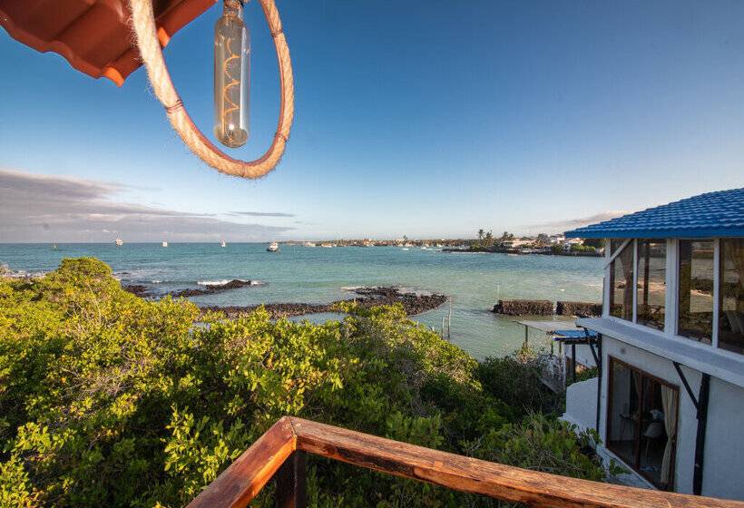 סוויטה, Blu Galapagos Sustainable Waterfront Lodge