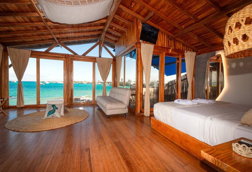 סוויטה, Blu Galapagos Sustainable Waterfront Lodge
