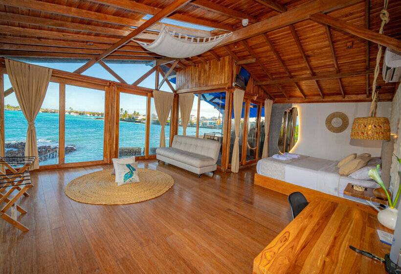 Люкс, Blu Galapagos Sustainable Waterfront Lodge