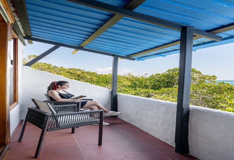 Люкс, Blu Galapagos Sustainable Waterfront Lodge