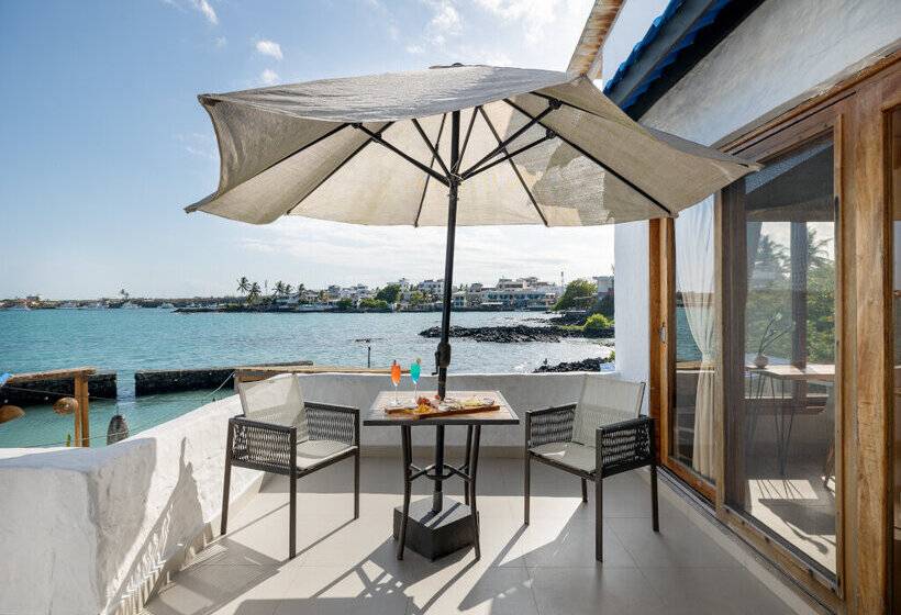 סוויטה, Blu Galapagos Sustainable Waterfront Lodge