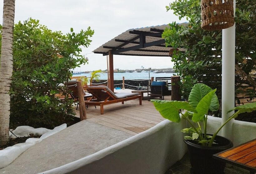 סוויטת ג'וניור, Blu Galapagos Sustainable Waterfront Lodge