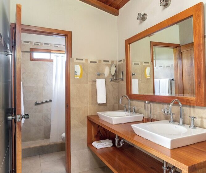 Люкс, Blu Galapagos Sustainable Waterfront Lodge