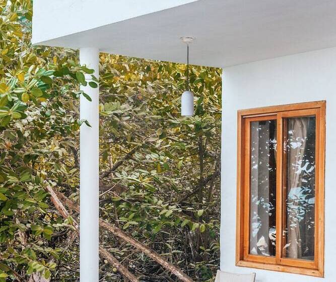 סוויטת ג'וניור, Blu Galapagos Sustainable Waterfront Lodge