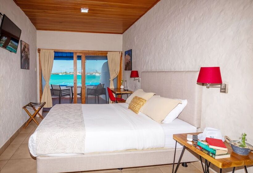 סוויטת ג'וניור, Blu Galapagos Sustainable Waterfront Lodge