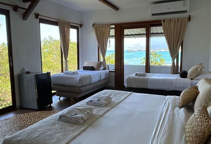 Люкс, Blu Galapagos Sustainable Waterfront Lodge
