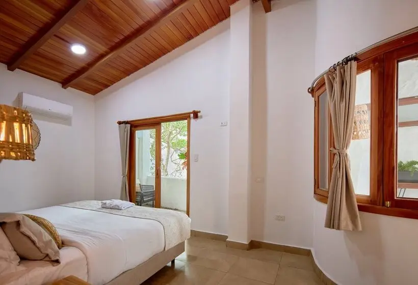 اتاق استاندارد, Blu Galapagos Sustainable Waterfront Lodge