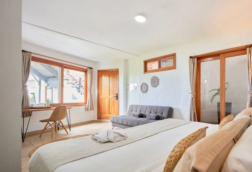 سوییت جونیور, Blu Galapagos Sustainable Waterfront Lodge