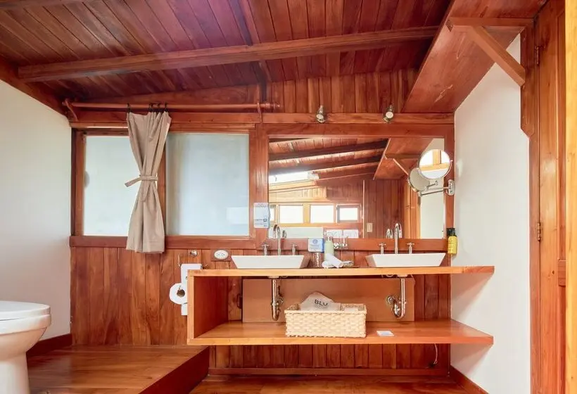 سوییت, Blu Galapagos Sustainable Waterfront Lodge