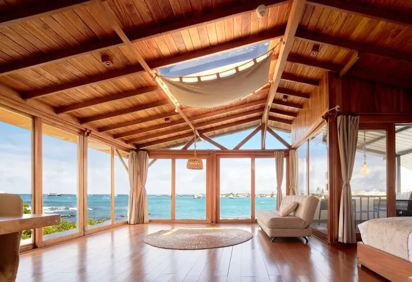سوییت, Blu Galapagos Sustainable Waterfront Lodge