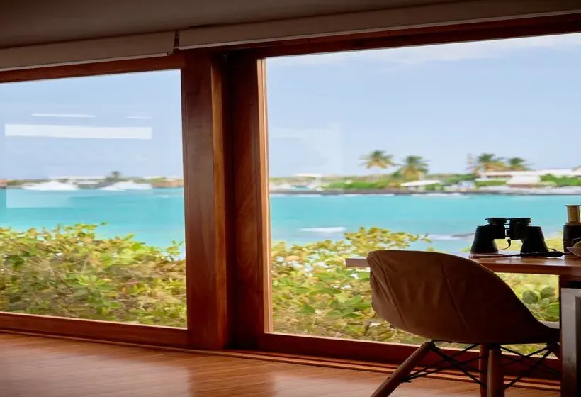 سوییت, Blu Galapagos Sustainable Waterfront Lodge