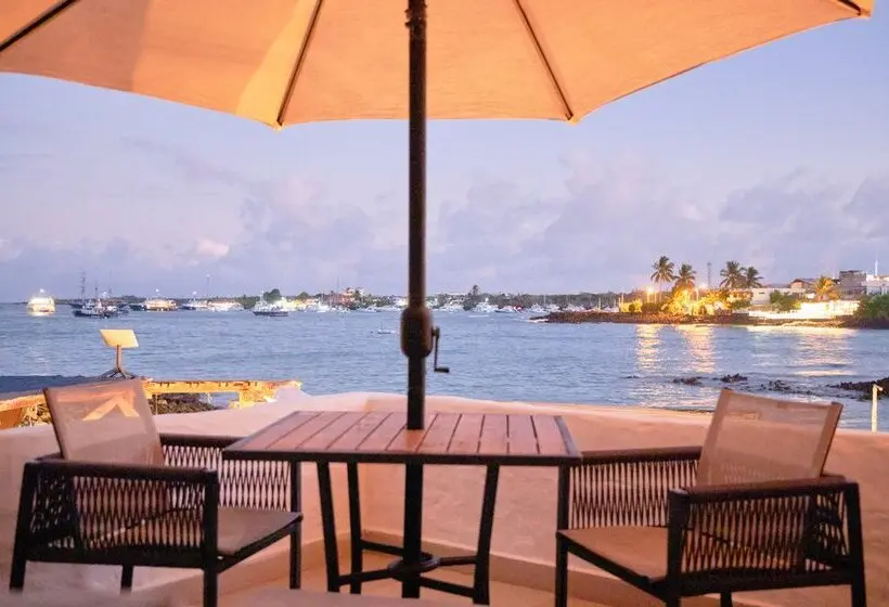 سوییت, Blu Galapagos Sustainable Waterfront Lodge