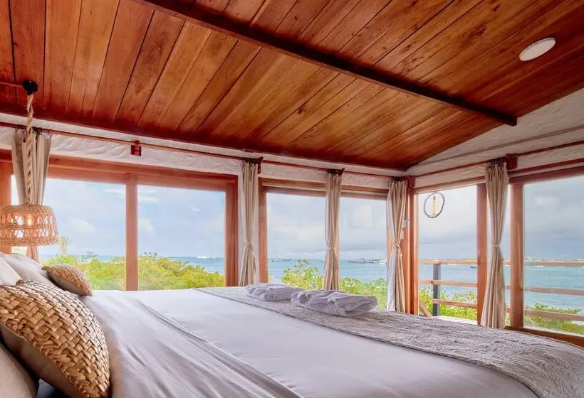 سوییت, Blu Galapagos Sustainable Waterfront Lodge