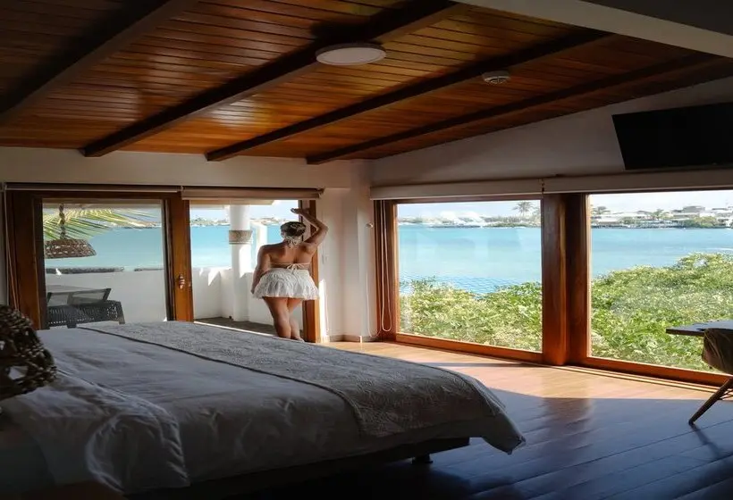 سوییت, Blu Galapagos Sustainable Waterfront Lodge