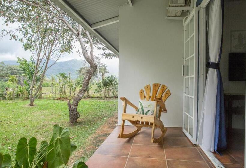 Четырехместный Номер Стандарт, Coffee Mountain Inn