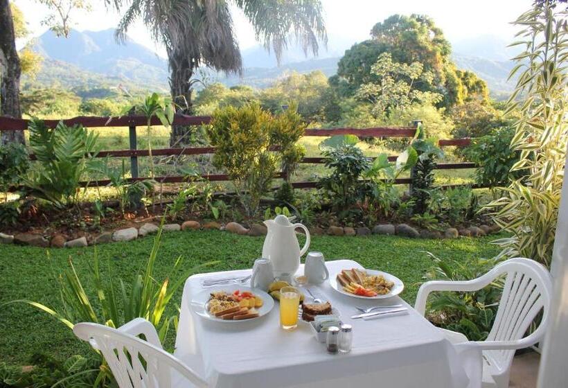 Четырехместный Номер Стандарт, Coffee Mountain Inn