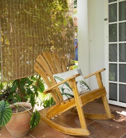 Семейный Номер Вид на Сад, Coffee Mountain Inn