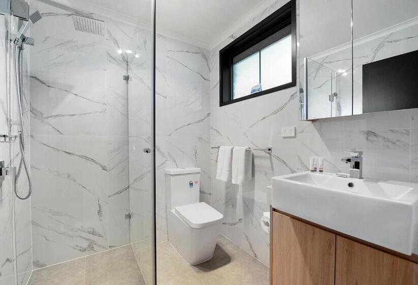 行政套房, Olde Tudor