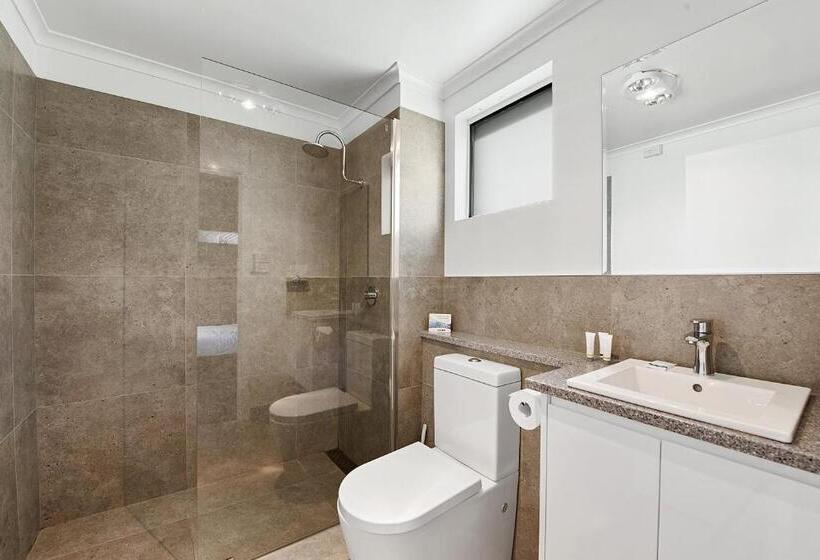 行政套房, Olde Tudor