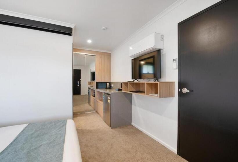 行政套房, Olde Tudor