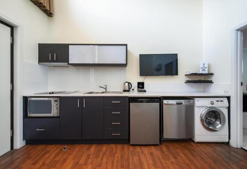 带2个卧室的套房, Olde Tudor