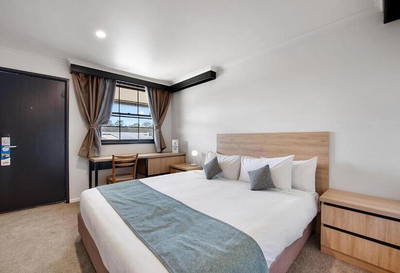 带3个卧室的公寓, Olde Tudor