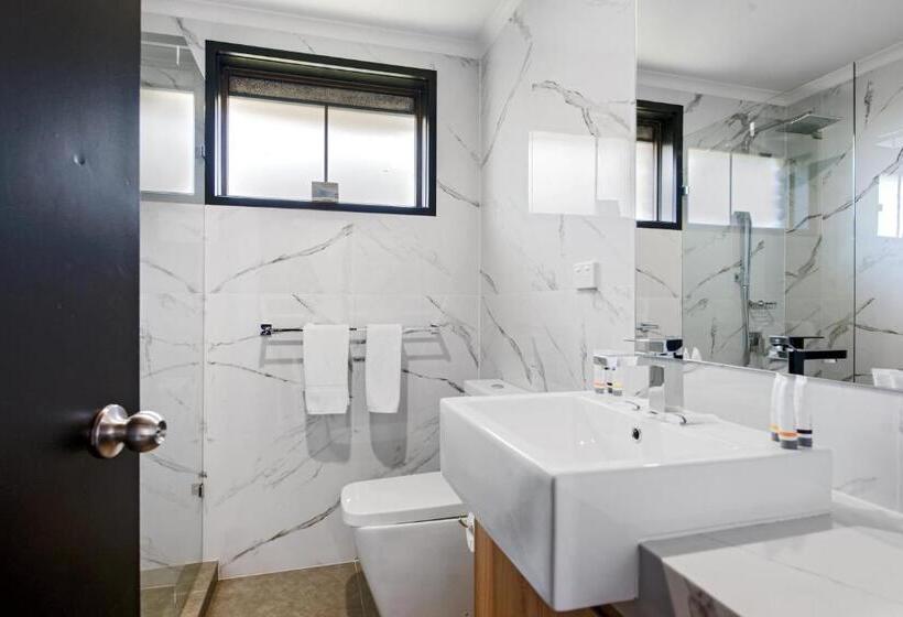 带3个卧室的公寓, Olde Tudor