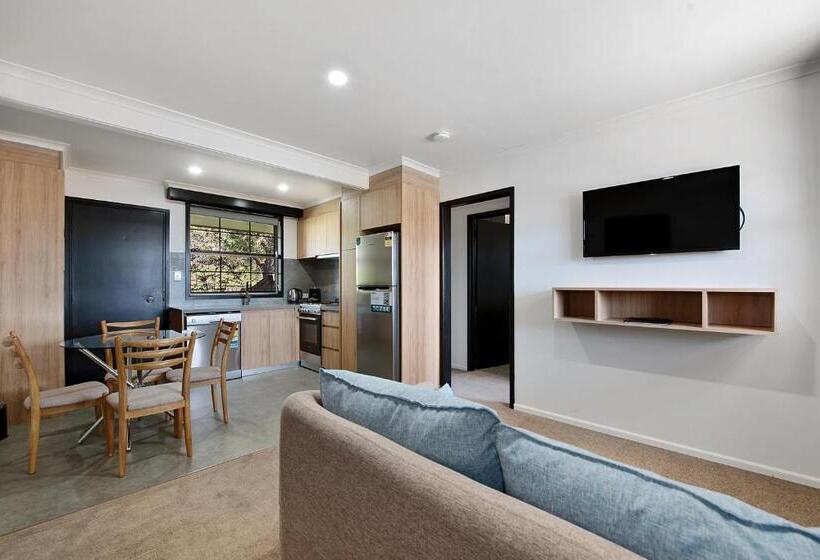 带3个卧室的公寓, Olde Tudor