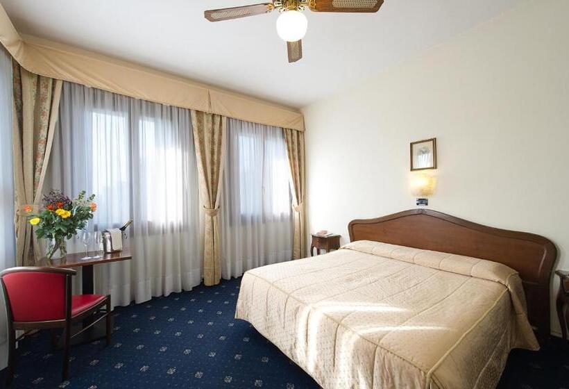 اتاق استاندارد, Cristallo