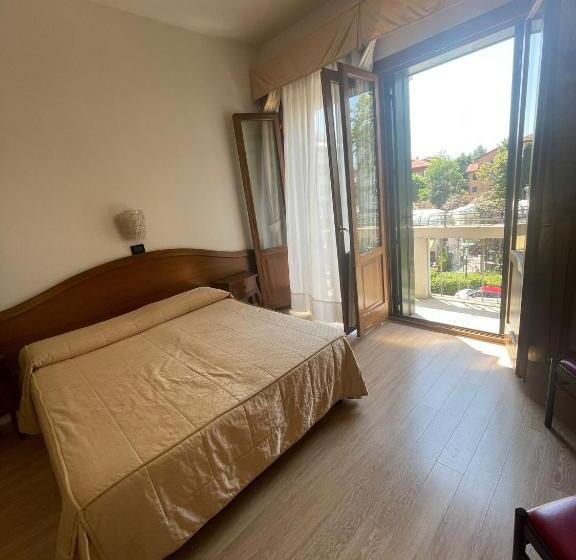 اتاق استاندارد, Cristallo