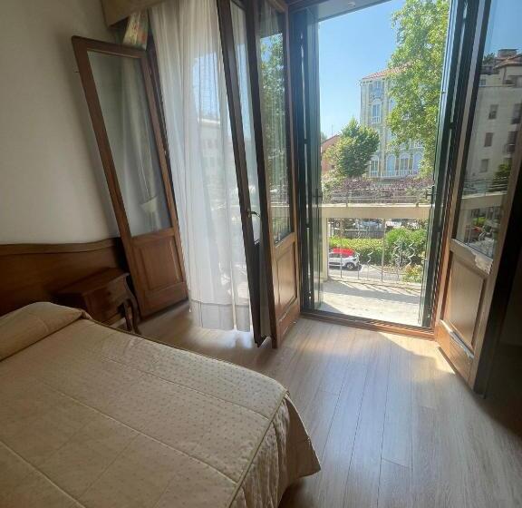 اتاق استاندارد, Cristallo