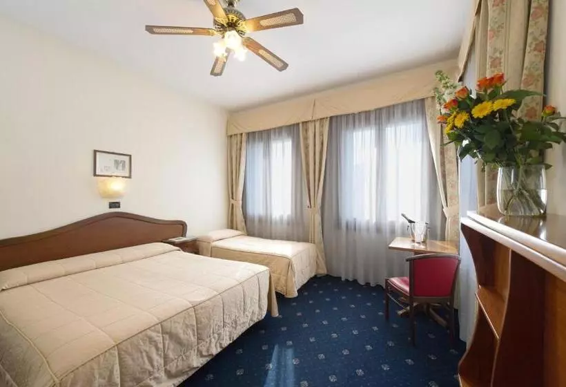 Comfort Triple Room
