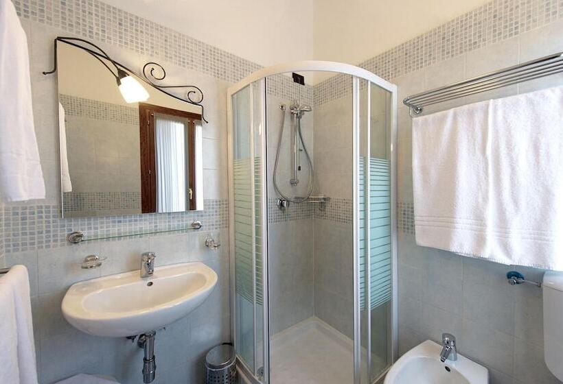 اتاق استاندارد یک نفره, Cristallo