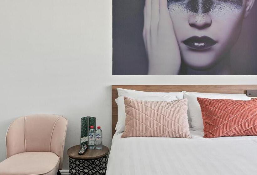 اتاق استاندارد سه نفره, Criterion Hotel Sydney