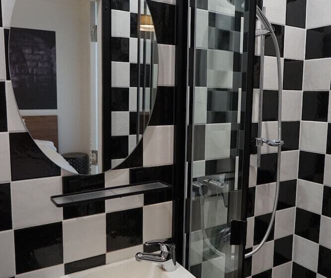 اتاق استاندارد سه نفره, Criterion Hotel Sydney