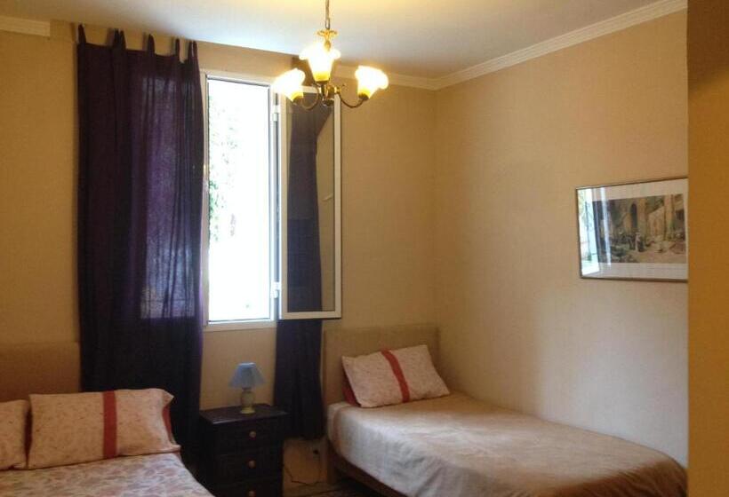 اتاق استاندارد سه نفره, Dar Omar Khayam