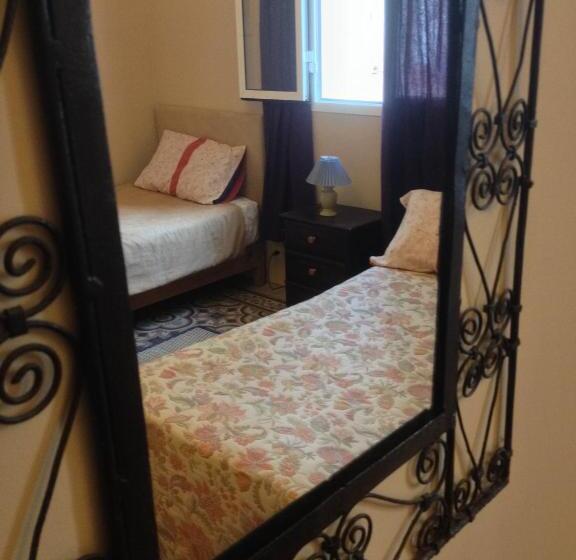 اتاق استاندارد سه نفره, Dar Omar Khayam