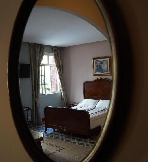 سوییت لوکس, Dar Omar Khayam