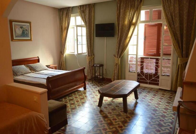 سوییت لوکس, Dar Omar Khayam