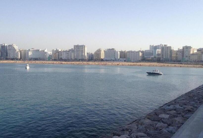 سوییت لوکس, Dar Omar Khayam