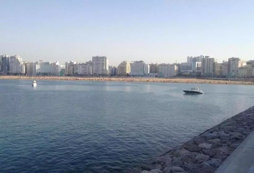 سوییت لوکس, Dar Omar Khayam