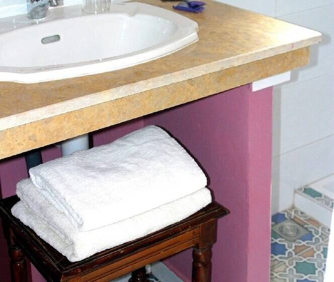 اتاق استاندارد سه نفره, Dar Omar Khayam